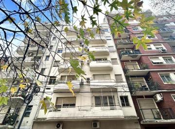 Departamento · 63m² · 2 Ambientes · Venta Recoleta Balcon Edificio Racionalista Impecable