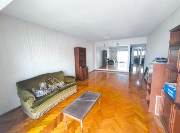 Departamento de 4 ambientes, Almagro · Excelente y Luminoso Piso Alto en Av Rivadavia Al 4000, con Balcón Aterrazado y Amplia Cochera Fija