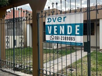 Casa · 188ha · 4 Ambientes · 1 Cochera · Casa con Dpto Independiente en Venta - Barrio Parque Liceo III