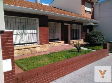 Casa · 189m² · 5 Ambientes · 2 Cocheras · Casa en Venta - 3 Dorm. 3 Baños - Cochera - 284 m² - Mar del Plata