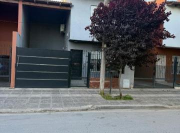 PH · 116m² · 5 Ambientes · 1 Cochera · PH en Cipolletti