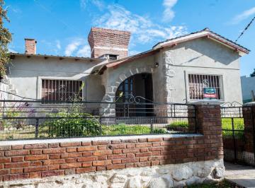 Casa · 282m² · 3 Dormitorios · 1 Cochera · La Cumbre Casa de 3 Dorm. con Gas Natural