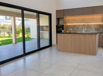 Casa · 135m² · 5 Ambientes · 2 Cocheras · Casa en Venta de Don Mateo - Funes