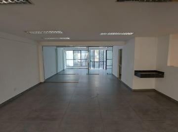 Local comercial · 350m² · 4 Ambientes · Local en Alquiler - 2 Baños - 350 m² - Centro