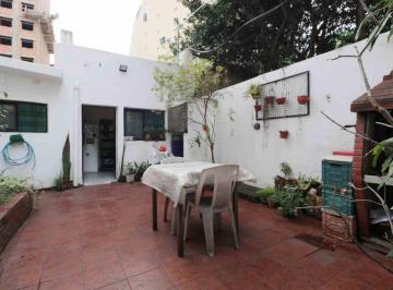 PH · 90m² · 4 Ambientes · Venta PH en Flores con Patio en P. B Sin Expensas