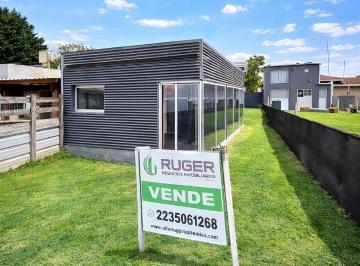 Casa · 65m² · 3 Ambientes · 3 Cocheras · Venta - Casa - Camet Norte - Apto Credito