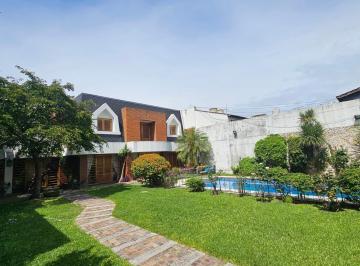 Casa · 426m² · 4 Ambientes · 2 Cocheras · Liniers Casa 6 Amb 2 Cocheras Piscina