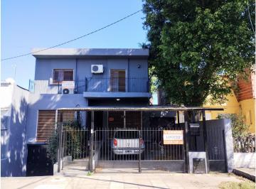Casa · 180m² · 5 Ambientes · 1 Cochera · Casa 4 Ambientes Amplio Patio con Pileta (Apto Credito)