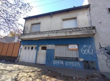 Casa · 200m² · Venta Vivienda Multifamiliar Moron