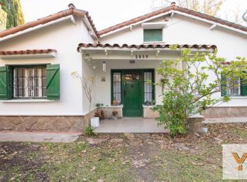 Casa · 140m² · 4 Ambientes · 1 Cochera · Casa en Venta - 2 Dorm. 2 Baños 1 Cochera - 662 m² - Manuel B. Gonnet