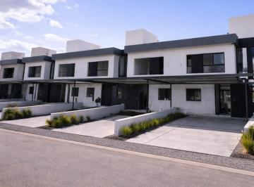 Casa · 180m² · 4 Ambientes · 2 Cocheras · Duplex Amplio / 250 m Terr. 180cub.