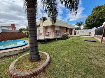 Casa · 140m² · 6 Ambientes · 1 Cochera · Casa en Venta, 3 Dorm., 2 Baños, Pileta, Villa Domínguez, Villa Carlos Paz