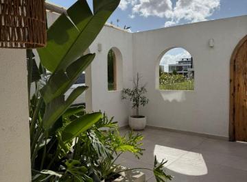 Casa de 8 ambientes, Tigre · Excelente Casa en Venta en Carpinchos! Lote Interno Hermoso Diseño!