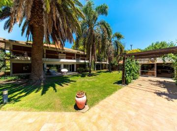 Casa · 3740m² · 5 Dormitorios · Chalet en Funes de 3800 m² Sobre Ruta 9