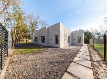 Casa · 300m² · 3 Ambientes · 2 Cocheras · Casa a Estrenar