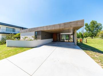 Casa · 1000m² · 5 Ambientes · 2 Cocheras · Casa a Estrenar de 3 Dorm.