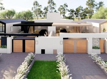 Casa · 500m² · 4 Ambientes · 2 Cocheras · Casa en Funes City