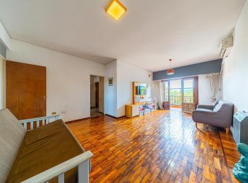 Departamento · 115m² · 6 Ambientes · Semipiso de 3 Dorm. en Fisherton