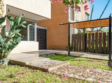 Casa · 115m² · 5 Ambientes · 4 Cocheras · Casa de 3 Dorm. con 4 Cocheras, Jardín y Pileta en Aldea Fisherton