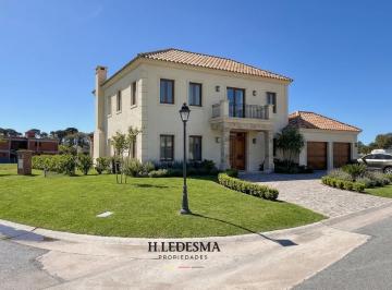 Terreno · 702m² · Venta. Lote Interno de 702 m². Barrio Privado Arenas Chico