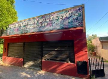 Casa · 380m² · Local y Departamentos en Temperley Este