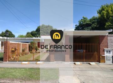 Casa · 205m² · 4 Ambientes · 1 Cochera · Venta Casa 4 Ambientes en Jose C Paz Apto Credito Quincho Pileta