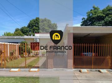 Casa · 205m² · 4 Ambientes · 1 Cochera · Venta Casa 4 Ambientes en Jose C Paz Apto Credito Quincho Pileta