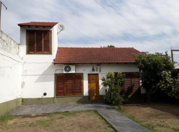 Casa · 60m² · 4 Ambientes · Casa - Temperley Este