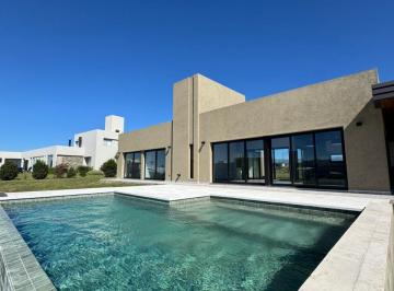 Casa de 6 ambientes, Potrero de Garay · Exclusiva Propiedad a Estrenar! Barrio Cerrado "Puerto del Aguila" a m de Lago