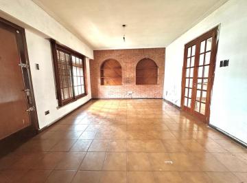 Casa · 180m² · 5 Ambientes · Casa con Local en Venta de 5 Ambientes en Quilmes Oeste