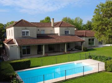 Casa · 500m² · 10 Ambientes · 6 Cocheras · Casa en Venta 10 Ambientes en Ayres de Pilar