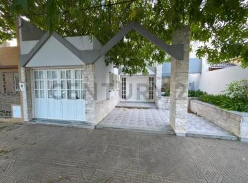 Casa · 260m² · 6 Ambientes · 2 Cocheras · En Venta! Casa 6 Dorm. - Cañada de Gómez