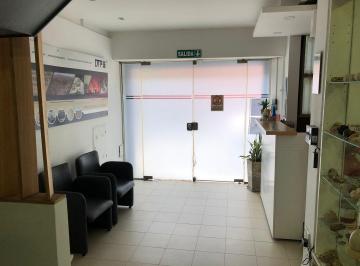 Casa · 800m² · 6 Ambientes · Alquiler Casa Comercial en Villa Santa Rita Flores