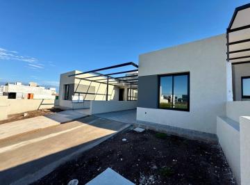 Casa · 86m² · 3 Ambientes · 1 Cochera · Dúplex en Venta en Docta 2 Dorm.
