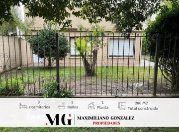 Casa · 219m² · 4 Ambientes · 1 Cochera · Casa Venta - Alejandro Petion