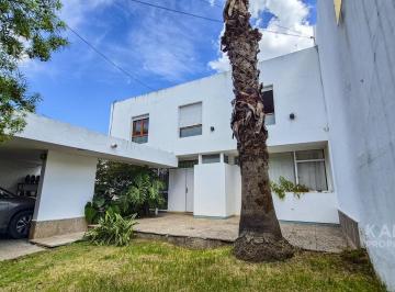 Casa · 276m² · 3 Dormitorios · 1 Cochera · Casa en Venta en Villa Belgrano - Apta Credito