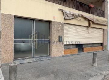 Casa · 255m² · 4 Dormitorios · 1 Cochera · Gran Casa a Modernizar a m del Puente Negro