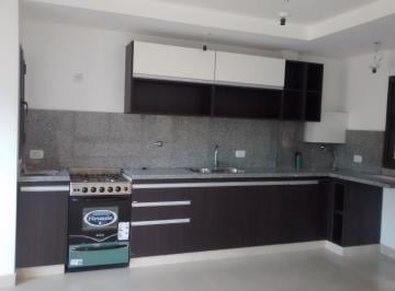 Casa · 100m² · 6 Ambientes · 1 Cochera · Royo Inmobiliaria Alquila Hermosa Casa en Dos Plantas de Cuatro Dorm.