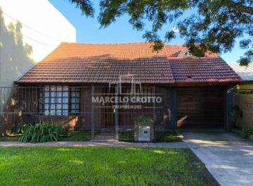 Casa · 140m² · 3 Ambientes · 1 Cochera · Venta Chalet 3 Ambientes Garage Parque Quincho y Pileta, Barrio Villa Primera