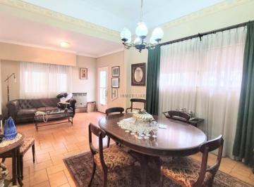 Casa · 92m² · 4 Ambientes · Casa Sobre Av Gral Lopez