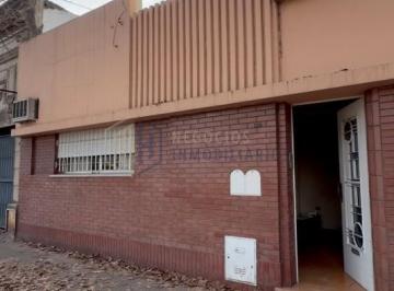 Casa · 92m² · 4 Ambientes · Casa Sobre Av Gral Lopez