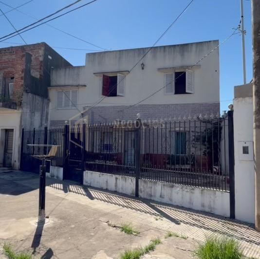 Casa · 170m² · 9 Ambientes · 1 Cochera