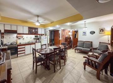 Departamento · 60m² · 4 Ambientes · 3 Dorm. Al Contrafrente en Pichincha