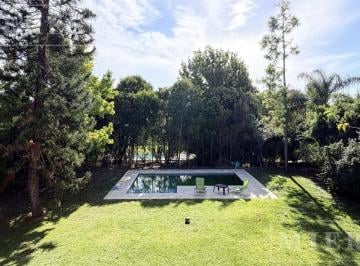 Casa · 220m² · 7 Ambientes · 4 Cocheras · Casa a La Venta en Santa Barbara, Bancalari