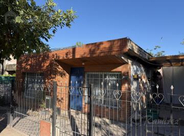 Casa · 80m² · 4 Ambientes · 1 Cochera · Casa en Venta 4 Amb. a 150 m. Ruta 25, Moreno