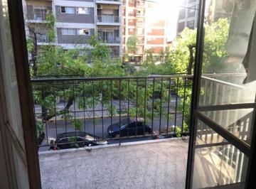 Departamento · 55m² · 3 Ambientes · 3 Amb Al Frente con Balcón, Baños y Cocina de Época, lavadero Independiente, Baño de Servicio. Exc