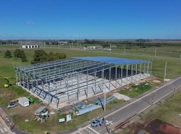 Bodega-Galpón · 3600m² · 1 Ambiente · Nave Industrial en Funes