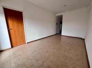 Departamento · 50m² · 2 Ambientes · Departamento Dos Ambientes en Alquiler - Quilmes Centro