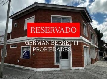 Departamento · 70m² · 2 Ambientes · 1 Cochera · Departamento en Alquiler en Valentín Alsina, Lanús, G. B. a. Zona Sur
