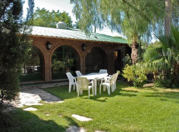 Casa · 239m² · 4 Ambientes · 1 Cochera · Casa en San Rafael